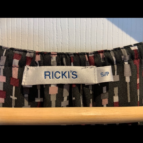 Ricki’s Sleeveless Tunic - Picture 3 of 6